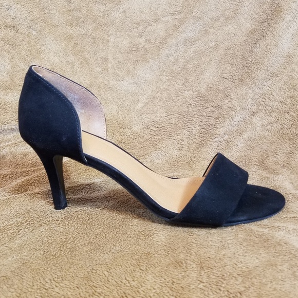 black short heel sandals